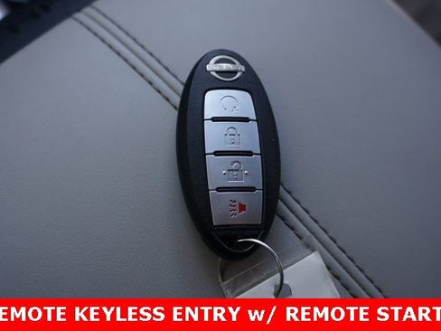 Used 2022 Nissan Pathfinder SV image 15