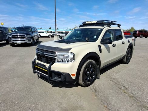 Used 2024 Ford Maverick Lariat w/ FX4 Off-Road Package AWD/4WD image 4