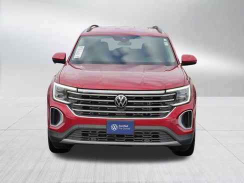 Certified 2024 Volkswagen Atlas SE w/ Black Wheel Package image 2