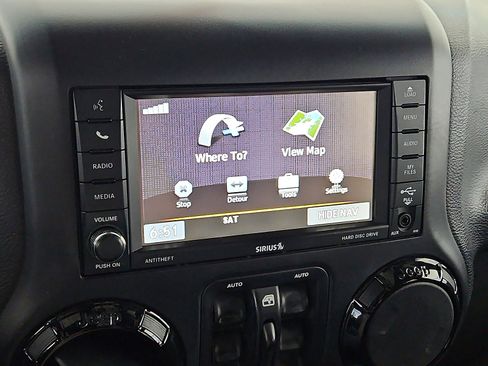 Used 2017 Jeep Wrangler Unlimited Sahara AWD/4WD image 18