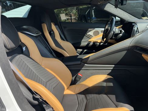 Used 2025 Chevrolet Corvette Z06 w/ Chrome Exterior Badge Package image 32