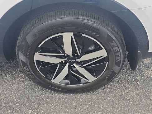 Used 2022 Kia Sorento S image 7