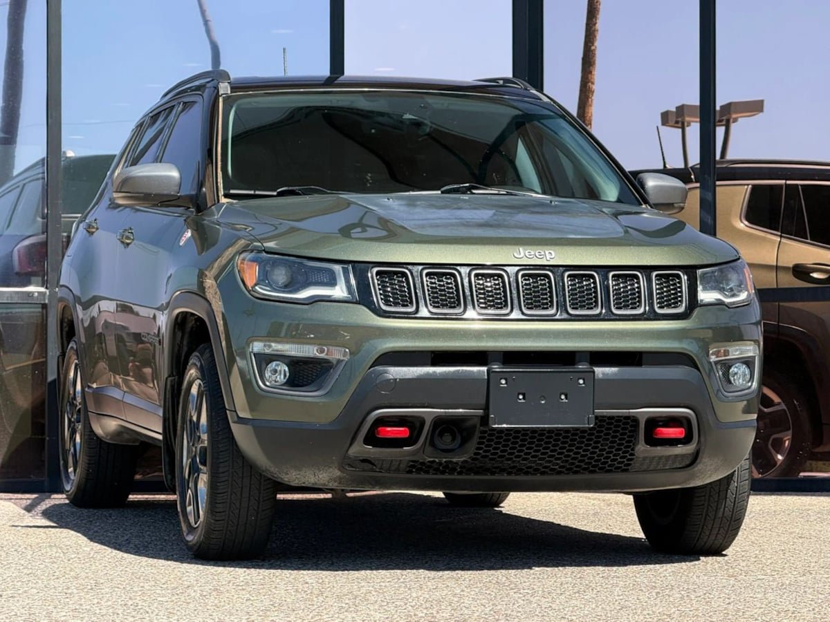 Used 2017 Jeep Compass Trailhawk AWD/4WD image 18