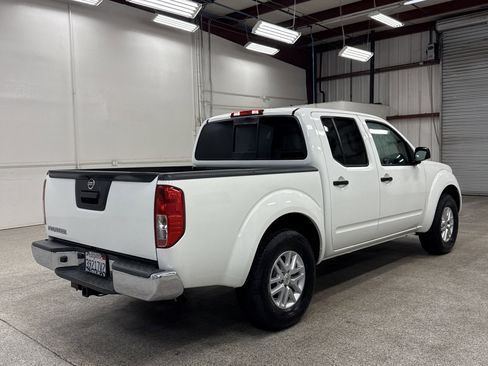 Used 2019 Nissan Frontier SV image 18