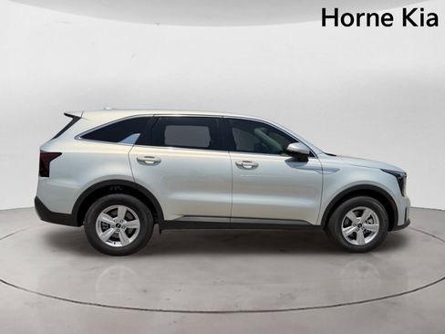 New 2026 Kia Sorento LX FWD image 3