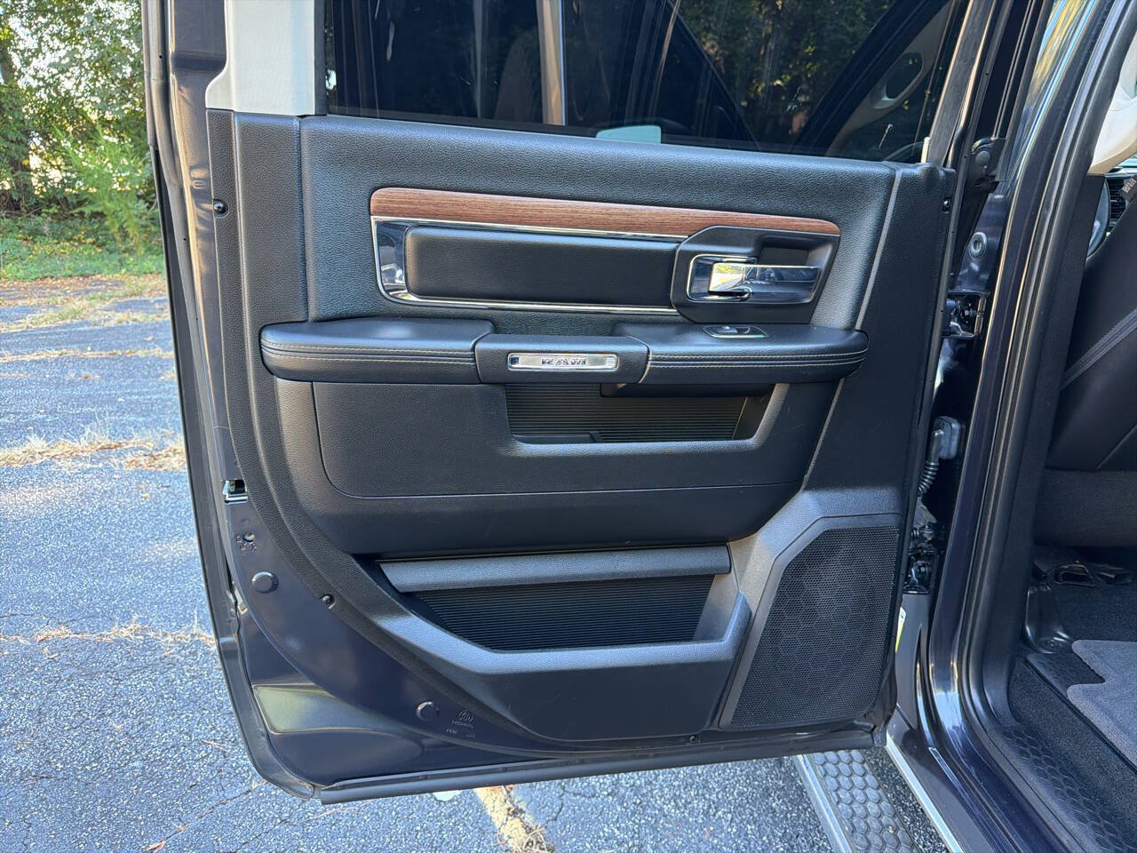Used 2013 RAM 1500 Laramie w/ Convenience Group AWD/4WD image 13
