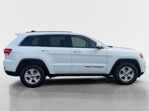Used 2017 Jeep Grand Cherokee Laredo RWD image 12