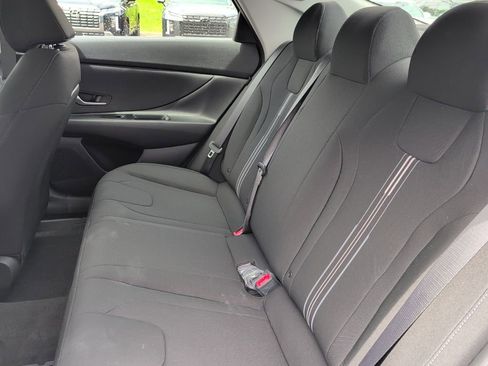 Used 2025 Hyundai Elantra Hybrid FWD image 23