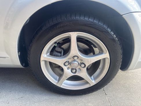 Used 2003 Toyota MR2 image 32