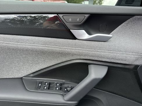 New 2025 Volkswagen Tiguan S image 15