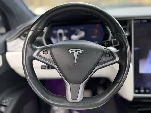 Used 2020 Tesla Model X Long Range image 44