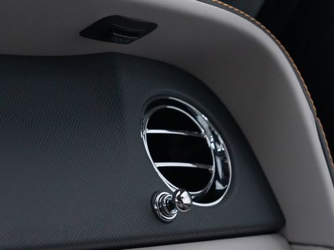 Certified 2023 Rolls-Royce Cullinan w/ Dark Exterior Package AWD/4WD image 48
