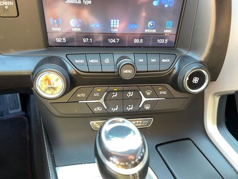 Used 2017 Chevrolet Corvette Stingray Coupe w/ 1LT image 19