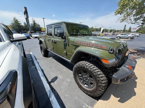 Used 2022 Jeep Gladiator Mojave w/ LED Lighting Group AWD/4WD image 7