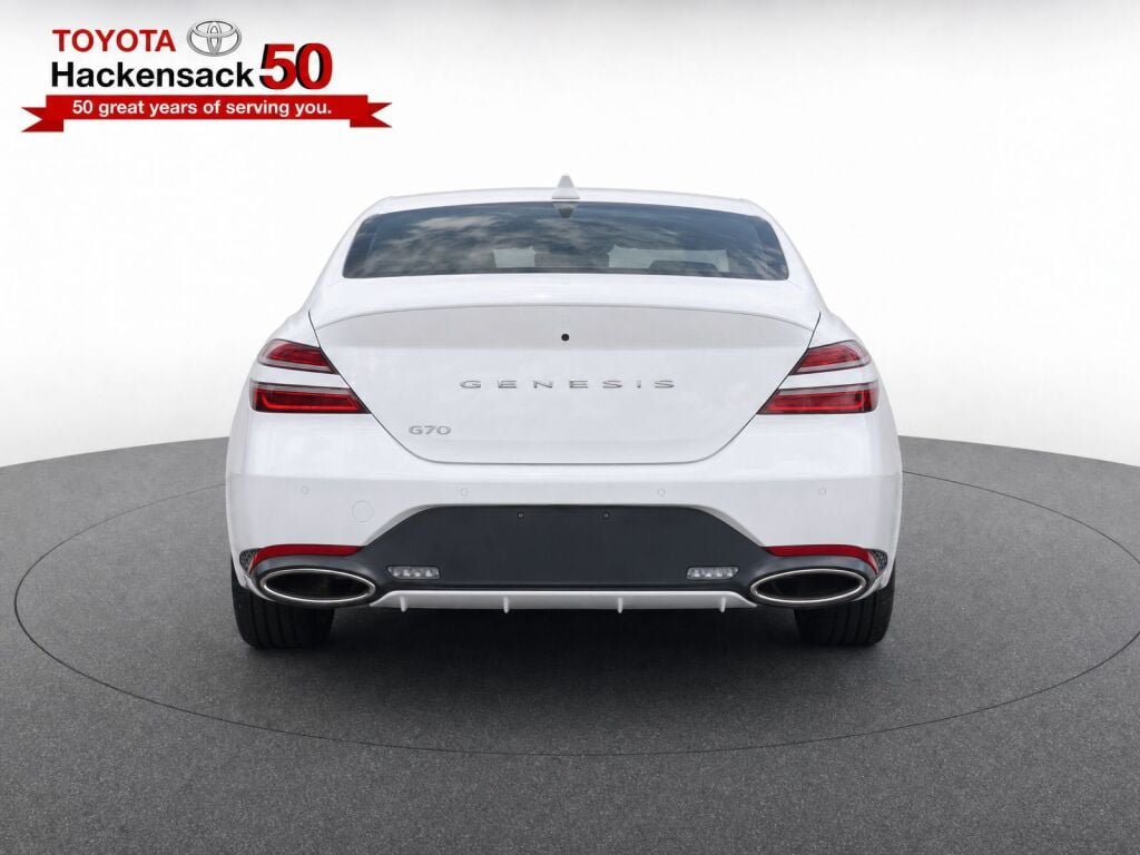 Used 2025 Genesis G70 2.5T image 40