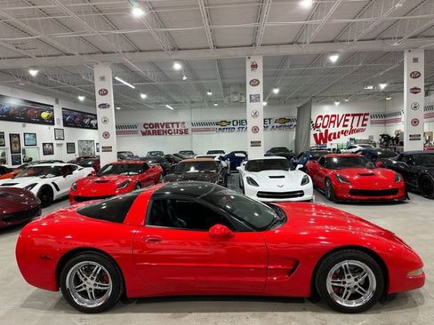 Used 1998 Chevrolet Corvette Coupe w/ Memory Pkg image 5