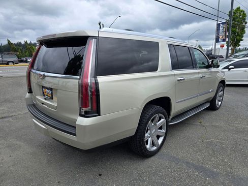 Used 2015 Cadillac Escalade ESV Luxury AWD/4WD image 7