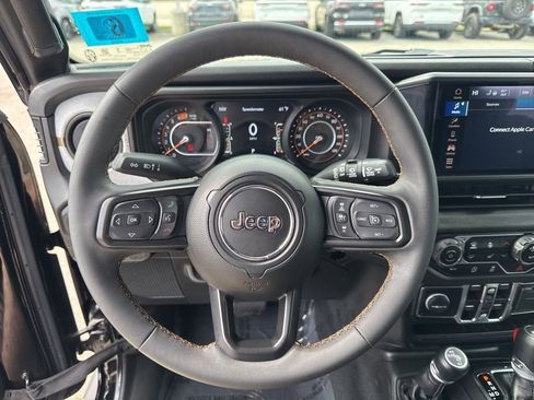 Used 2024 Jeep Wrangler Unlimited Sport AWD/4WD image 10