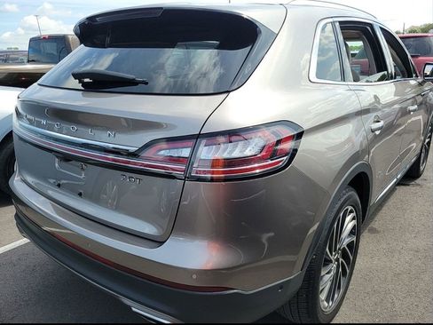 Used 2019 Lincoln Nautilus Reserve FWD image 2