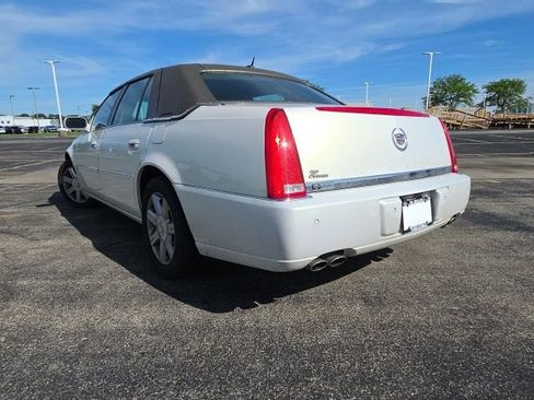 Used 2006 Cadillac DTS w/ Trunk Convenience Package FWD image 5
