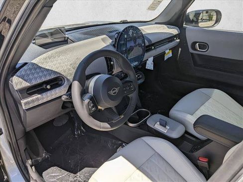 New 2026 MINI Cooper 4-Door Hardtop FWD image 3
