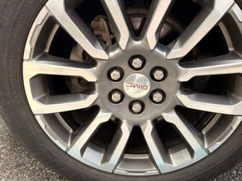 Used 2021 GMC Acadia Denali w/ Denali Ultimate Package AWD/4WD image 6