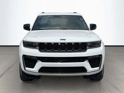 New 2026 Jeep Grand Cherokee Limited AWD/4WD image 2