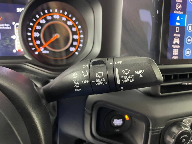 Used 2024 Jeep Wrangler Unlimited Rubicon AWD/4WD image 16