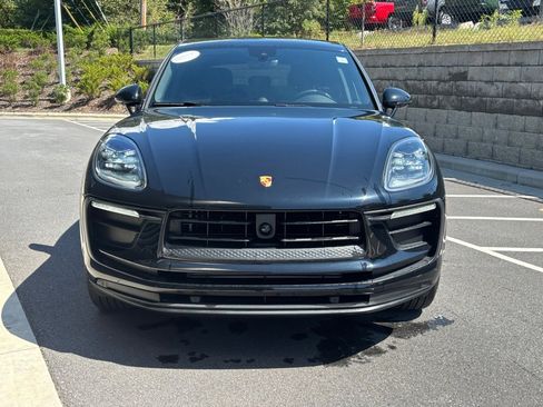 Certified 2024 Porsche Macan image 8