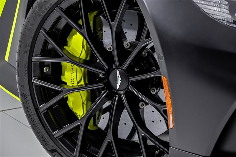 Used 2023 Aston Martin V12 Vantage Roadster RWD image 4