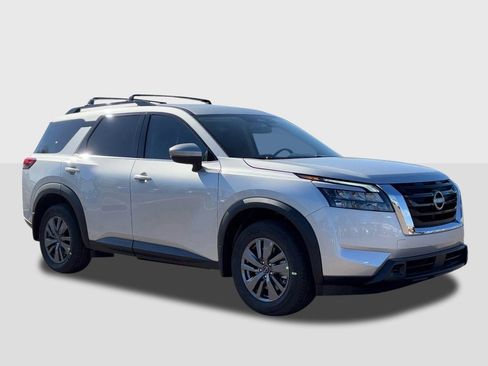 New 2025 Nissan Pathfinder SV image 7