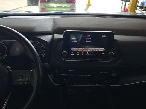 Used 2022 Nissan Rogue SV AWD/4WD image 8