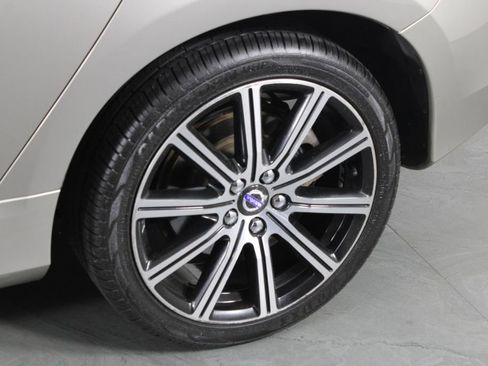 Used 2016 Volvo S60 T6 image 11