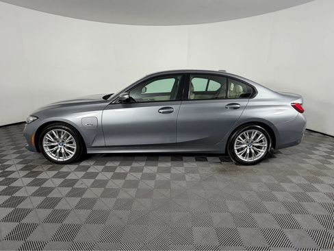 Used 2023 BMW 330e w/ Convenience Package image 6
