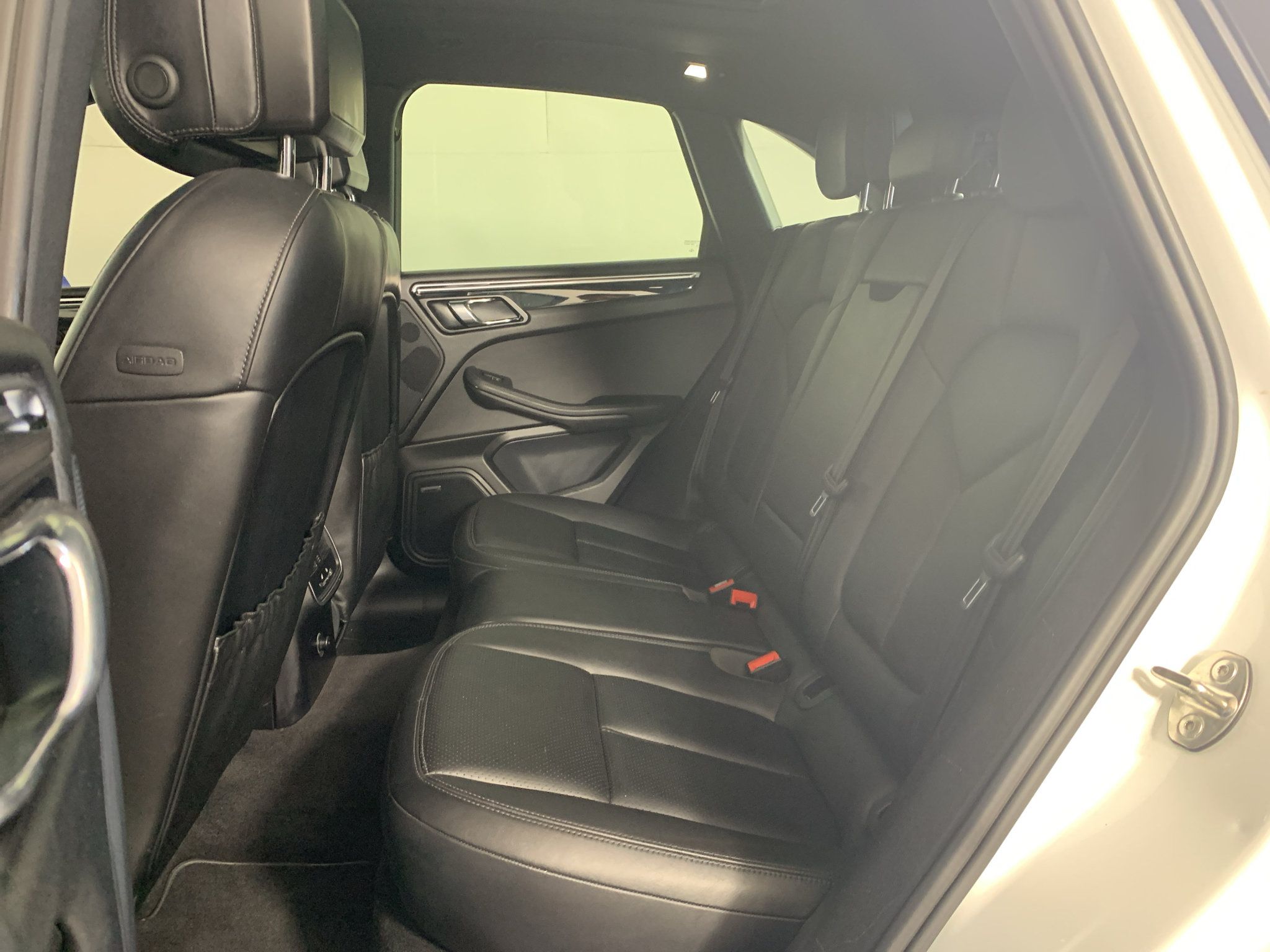 Used 2016 Porsche Macan S AWD/4WD image 31