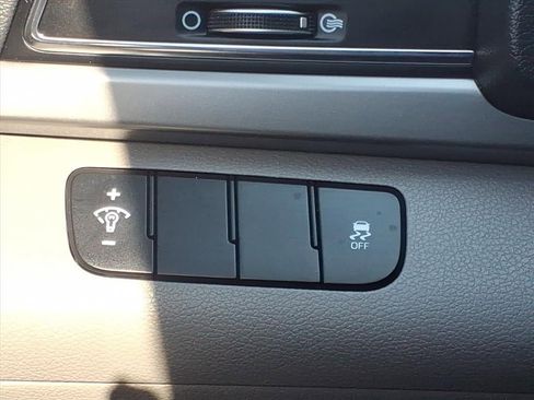 Used 2017 Hyundai Elantra SE image 29