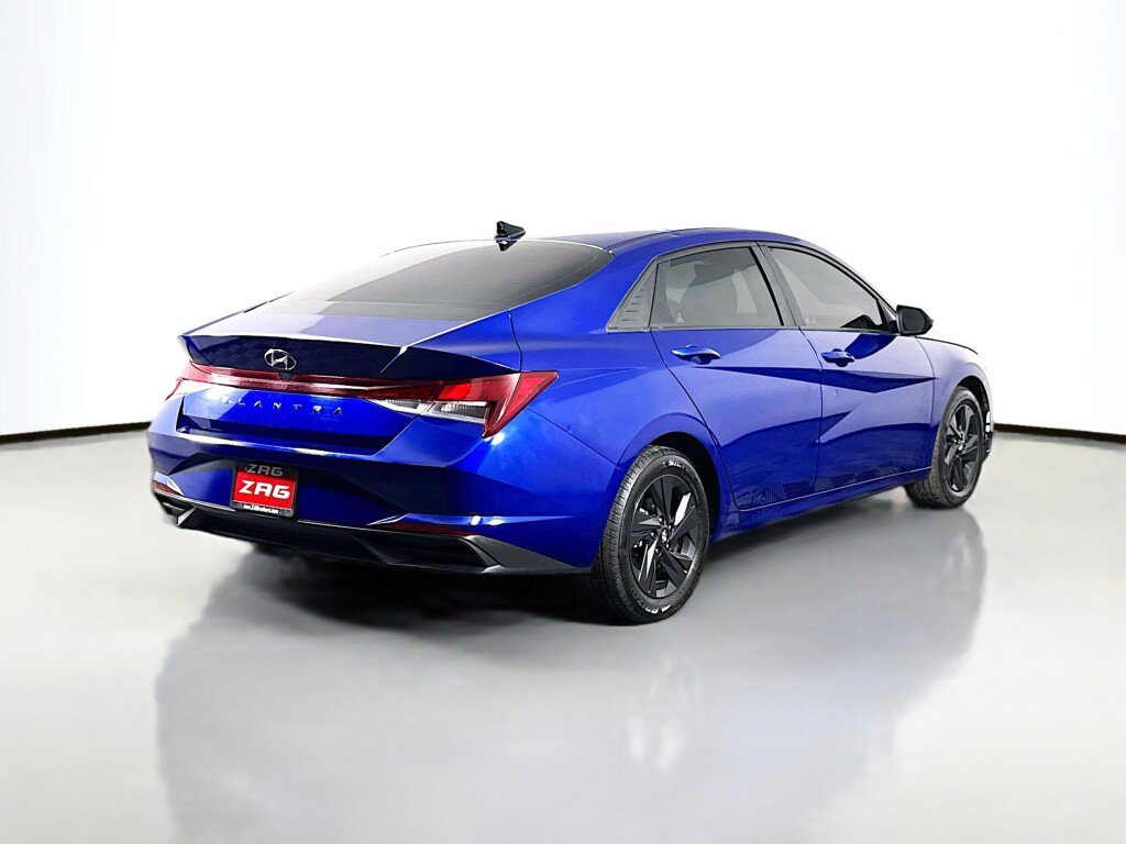 Used 2021 Hyundai Elantra SEL w/ Convenience Package FWD image 5