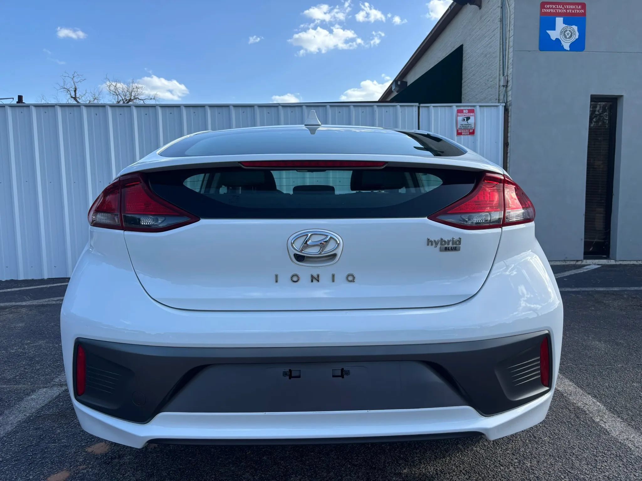 Used 2020 Hyundai Ioniq Blue FWD image 4