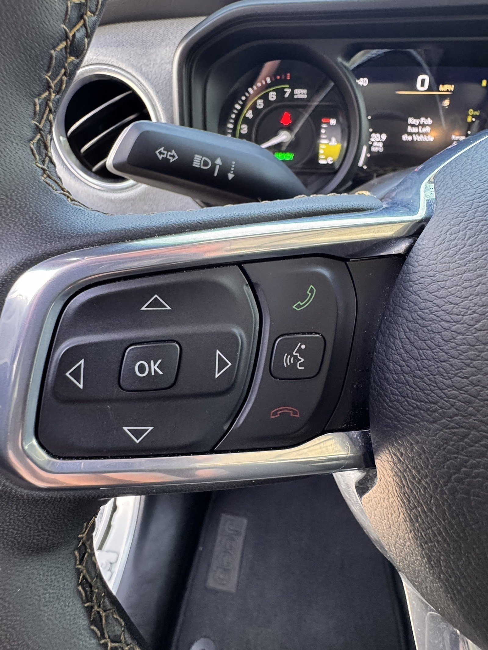Used 2024 Jeep Wrangler Unlimited Sahara AWD/4WD image 16