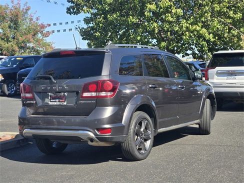 Used 2020 Dodge Journey Crossroad image 4
