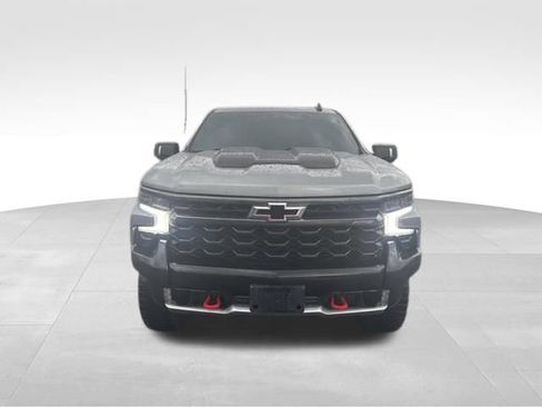 Used 2023 Chevrolet Silverado 1500 ZR2 w/ Technology Package image 9
