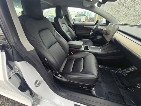 Used 2023 Tesla Model 3 Standard Range image 11