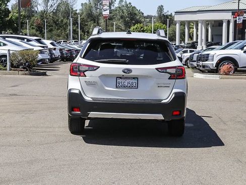 Used 2025 Subaru Outback Touring XT AWD/4WD image 4