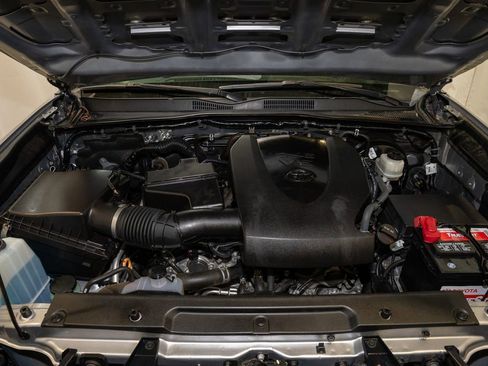 Certified 2020 Toyota Tacoma TRD Sport image 18