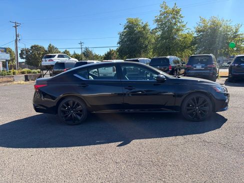 Used 2021 Nissan Altima 2.5 SR FWD image 2