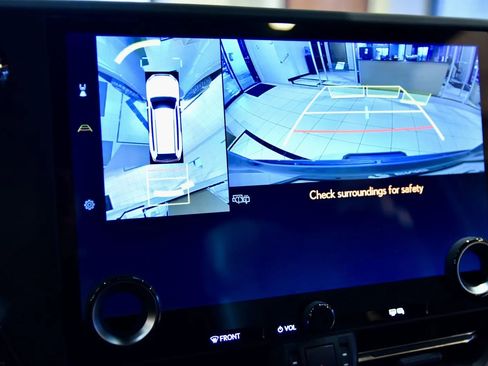 Used 2025 Lexus GX 550 image 24