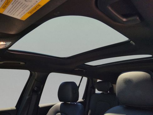 Certified 2022 Mercedes-Benz GLB 250 GLB 250 image 33