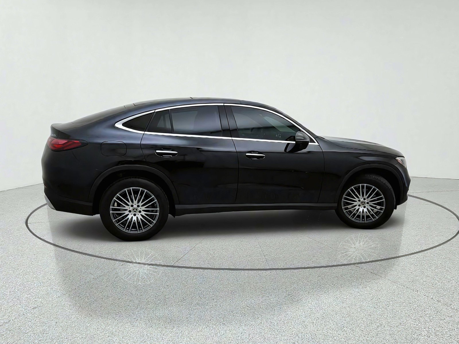 Certified 2025 Mercedes-Benz GLC 300 4MATIC image 7