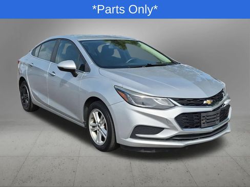 Used 2017 Chevrolet Cruze LT w/ Convenience Package FWD image 8