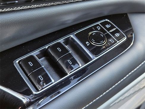 New 2025 Cadillac Optiq Luxury 1 w/ LPO, Floor Liner Package image 19